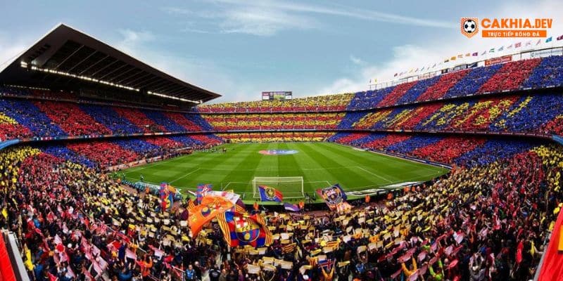 Cổ động viên Barca rất cuồng nhiệt 