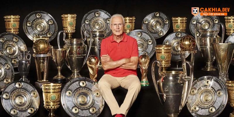 Hoàng đế Beckenbauer có thành tích sự nghiệp ấn tượng