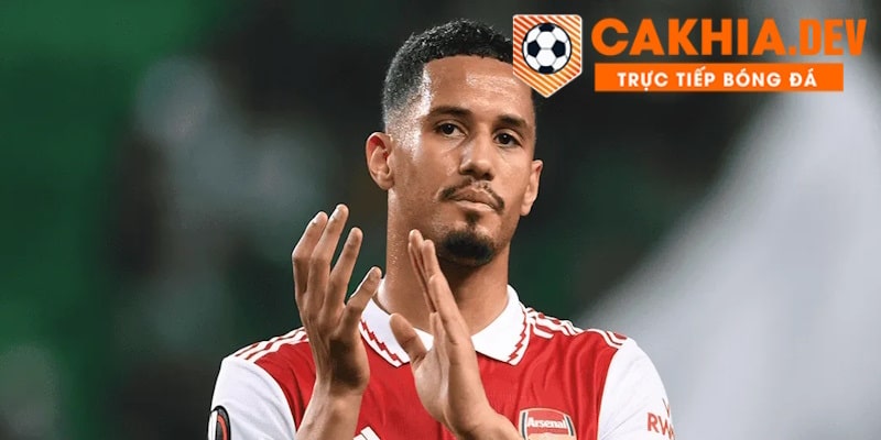 Saliba dần chơi chững chạc và là lựa chọn số 1 của CLB Arsenal